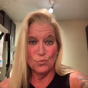 Meet your Posher, Carol